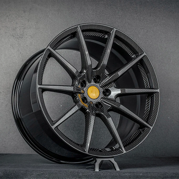 Carbonfaser-Schmiederäder mit Hydrotauchlackierung, Schienenversion